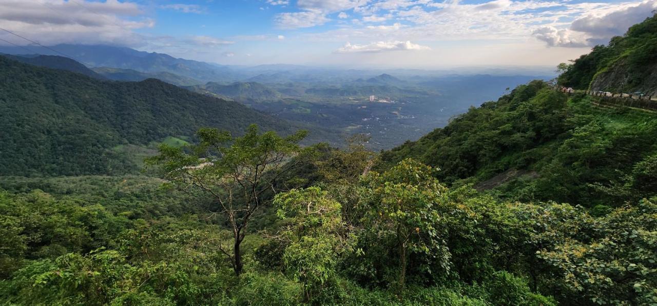 Wayanad Doubletree Villa Витири Екстериор снимка